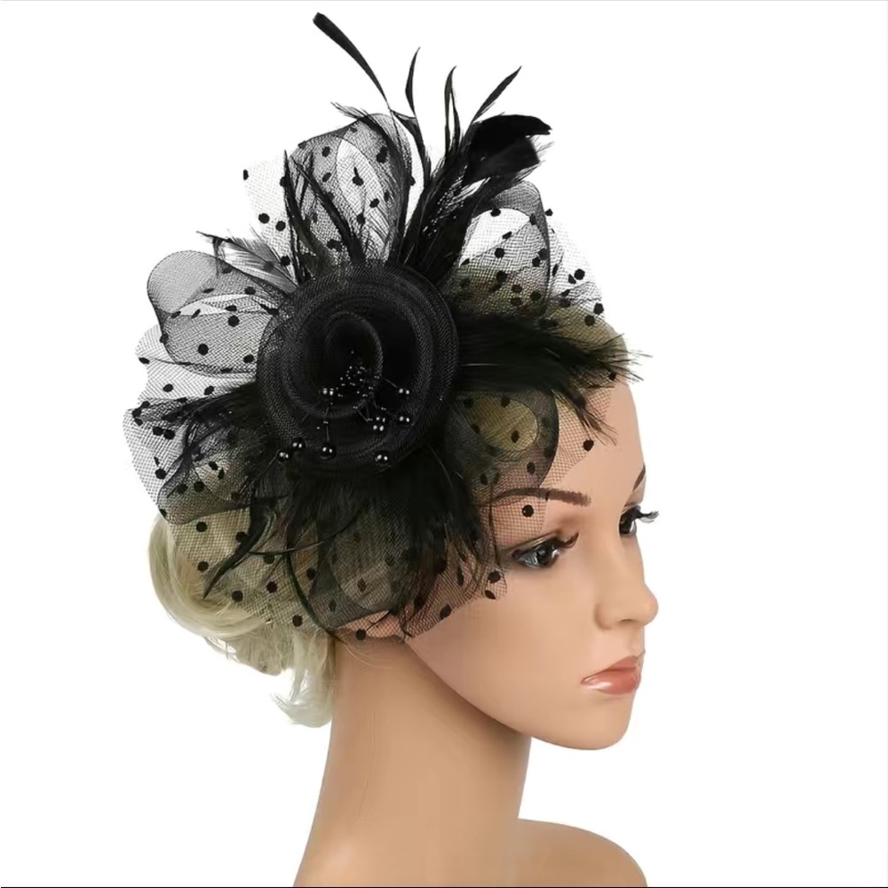 💕Bridal Wedding Fascinator Hair piece. Feathers and Rhinestones and Flowers.